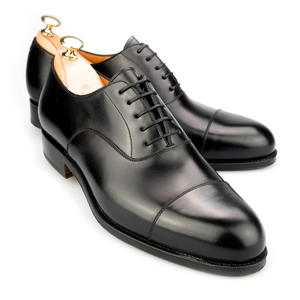 LACE-UP OXFORDS TOE-CAP SHOES IN BLACK 
