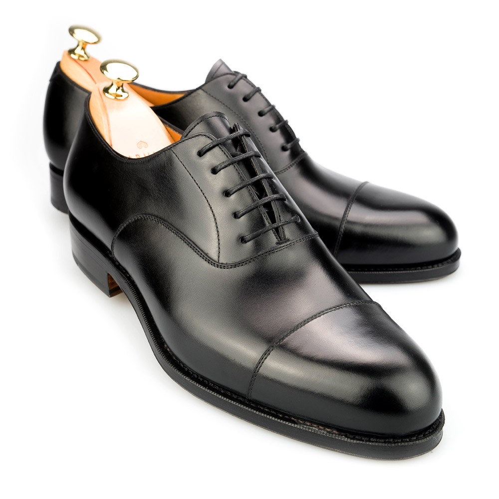 LACE-UP OXFORDS TOE-CAP SHOES IN BLACK CALF | CARMINA