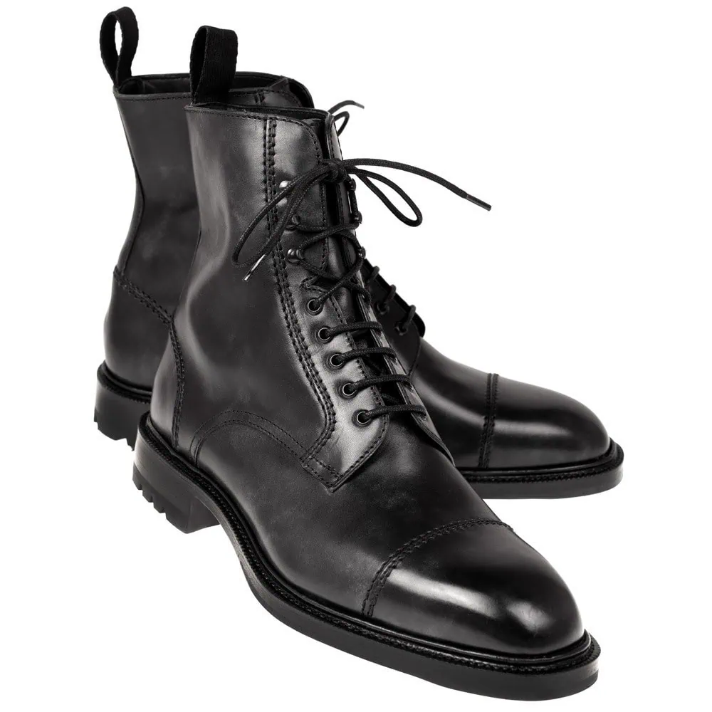 jumper_boots_black_museum_8022