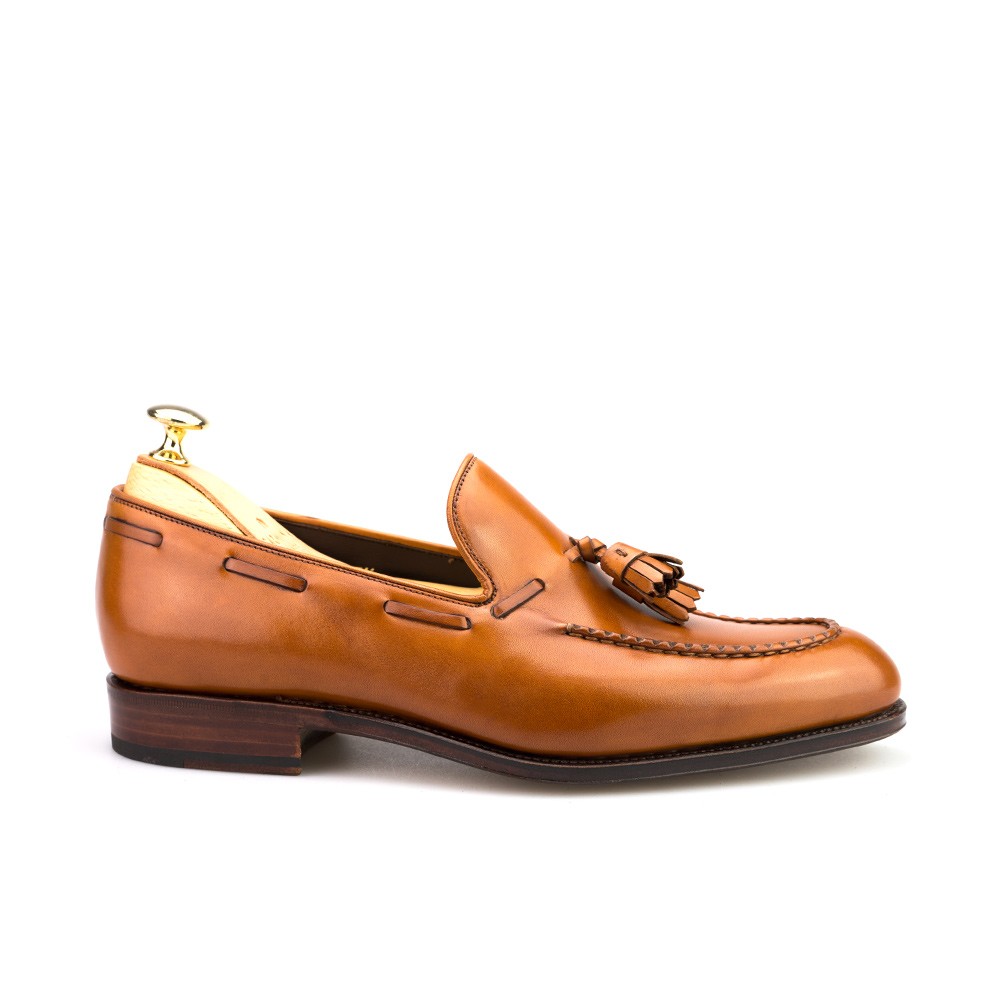 Tassel loafers in vegano cognac