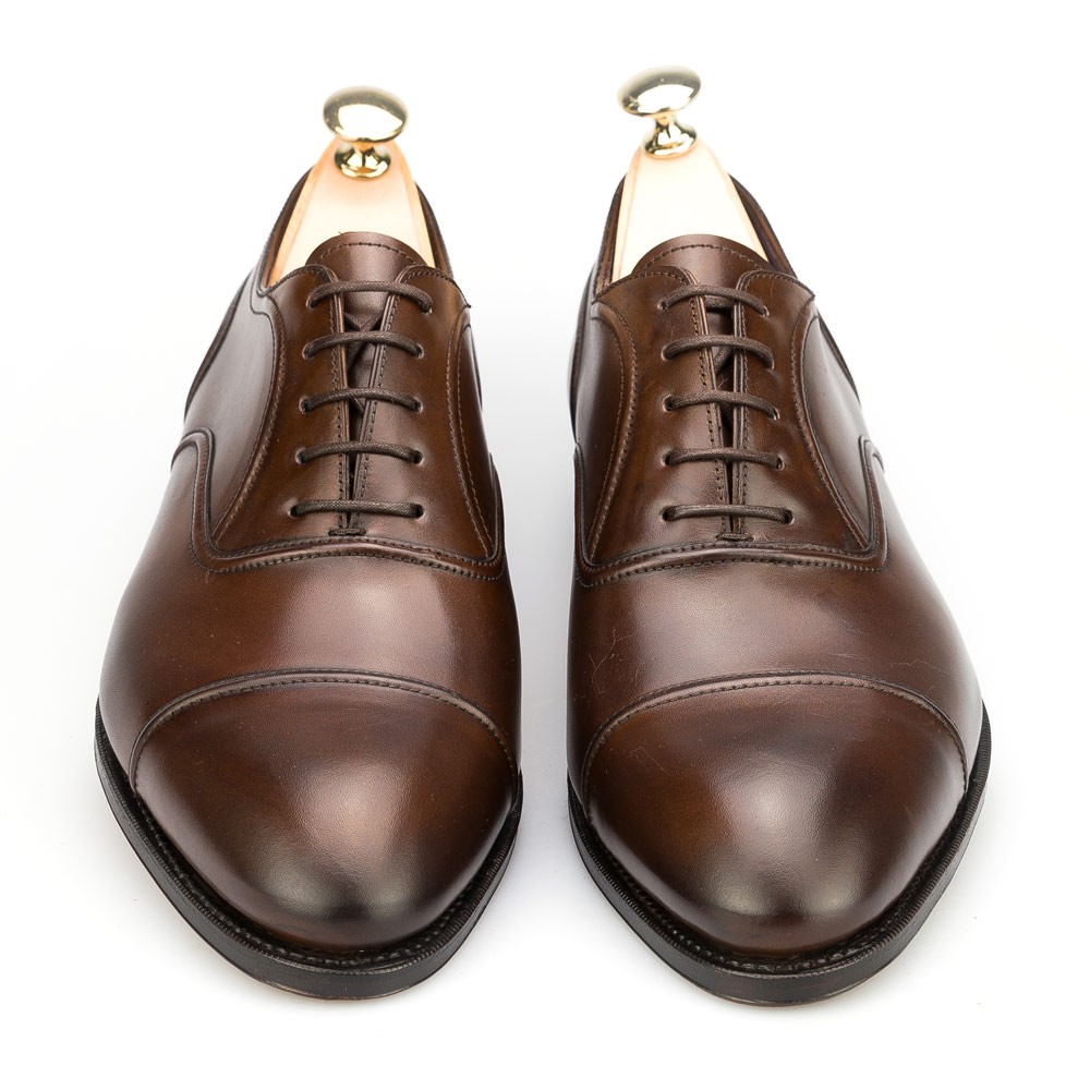 zapatos oxford de hombre en marrón