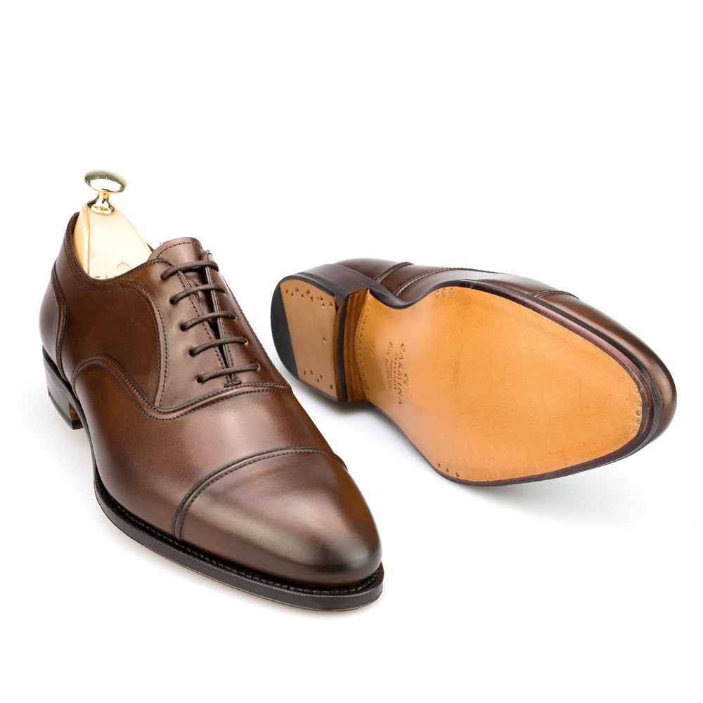 zapatos oxford en marrón