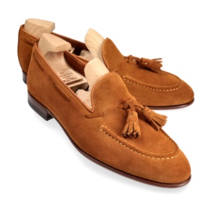 Tassel loafers in tobacco suede 