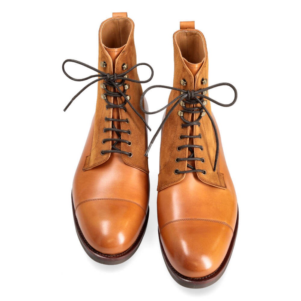 BOTAS ESTILO MILITAR PUNTERA RECTA EN VEGANO CUERO Y ANTE TOBACO
