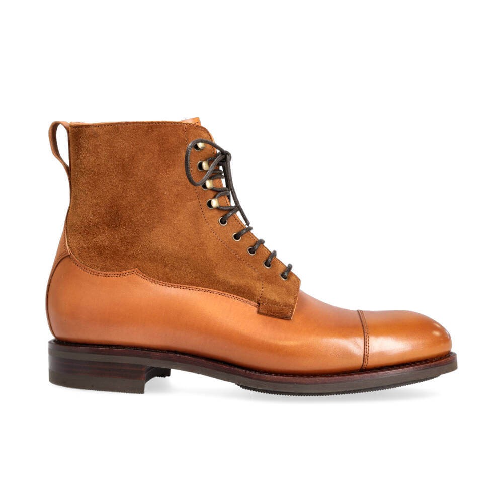 BOTAS ESTILO MILITAR PUNTERA RECTA EN VEGANO CUERO Y ANTE TOBACO